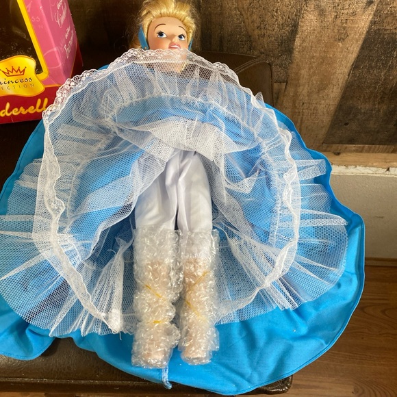 Disney Princess Cinderella Porcelain 16" vintage doll Limited Edition 1998 - Picture 6 of 14